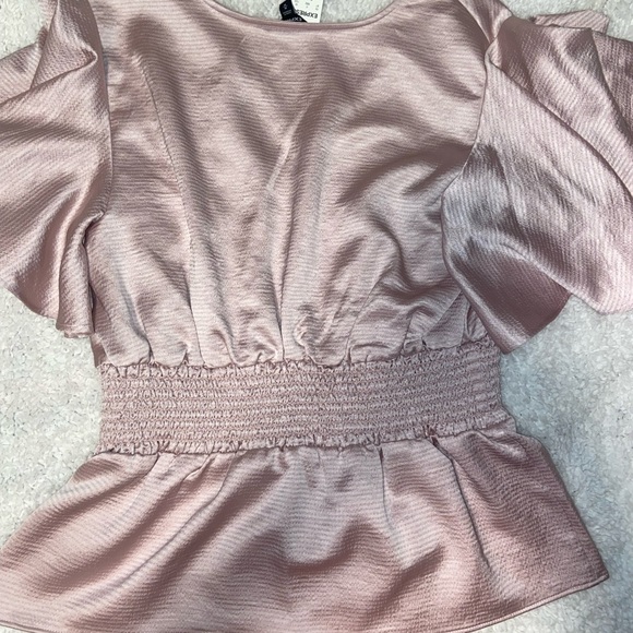 SOLD Express Pink Champagne V-Neck Flowy Short Sleeve Blouse - Picture 5 of 5